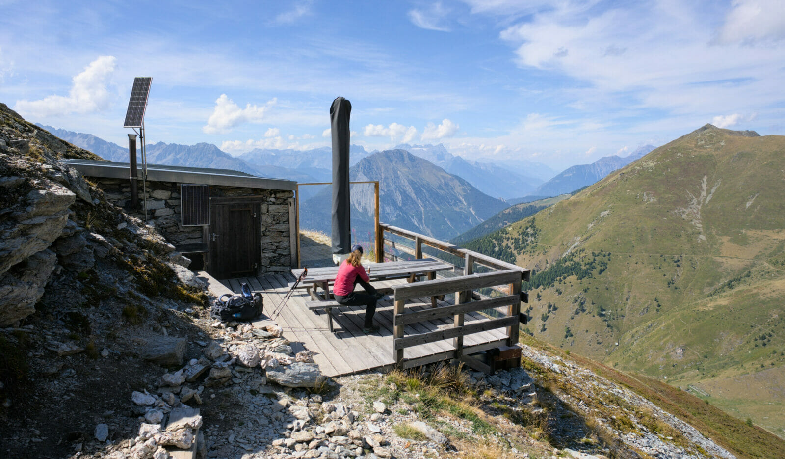 Tour des Combins: a stunning 5 to 7 days hike in the Swiss and Italian Alps