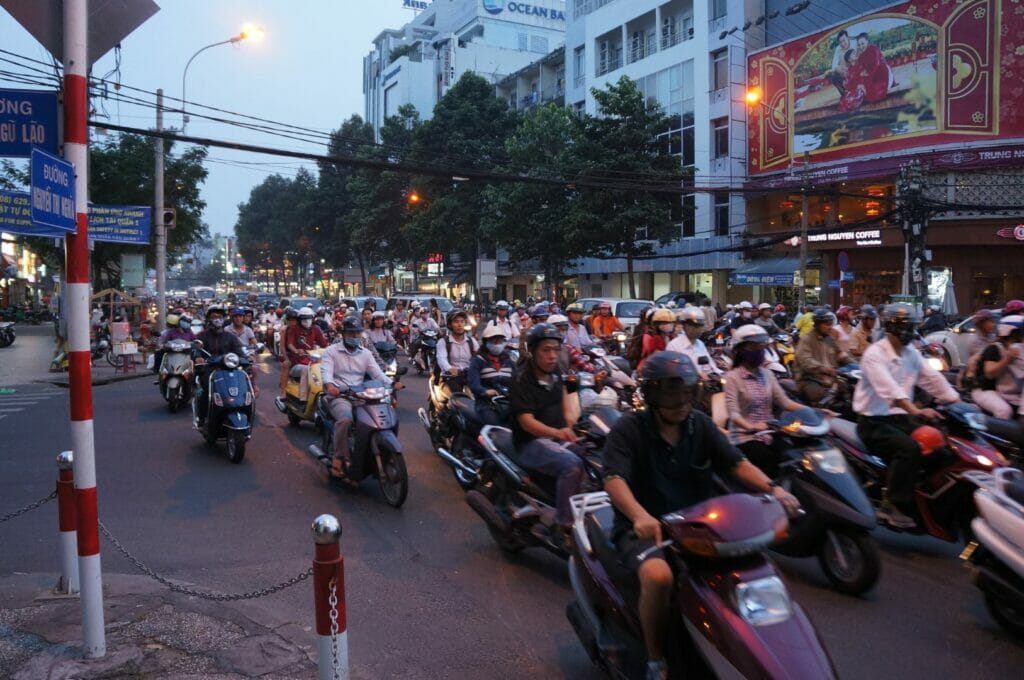 les scooters dans les rues d'ho chi minh