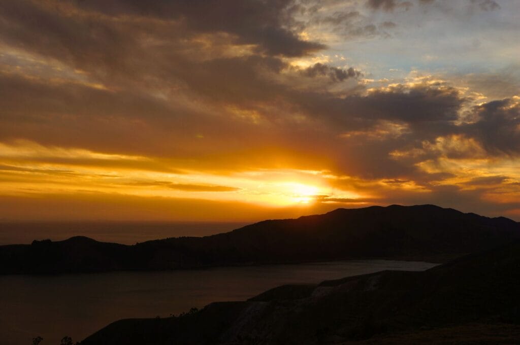 coucher de soleil sur le lac Titicaca