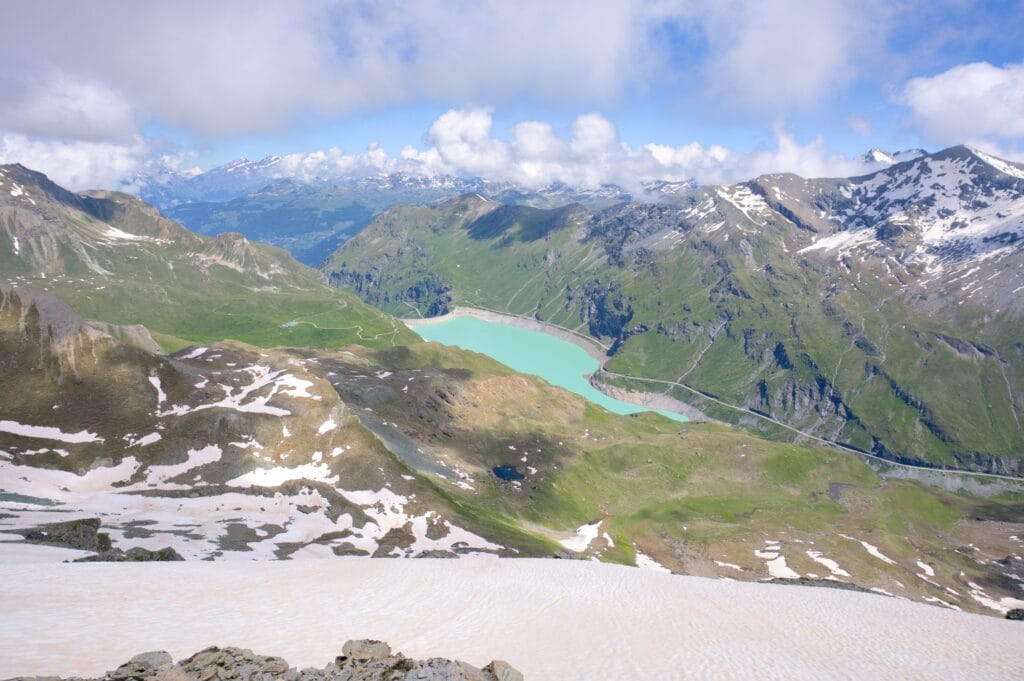 lac de Moiry printemps