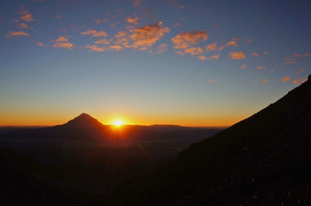 lever de soleil au pied du Parinacota