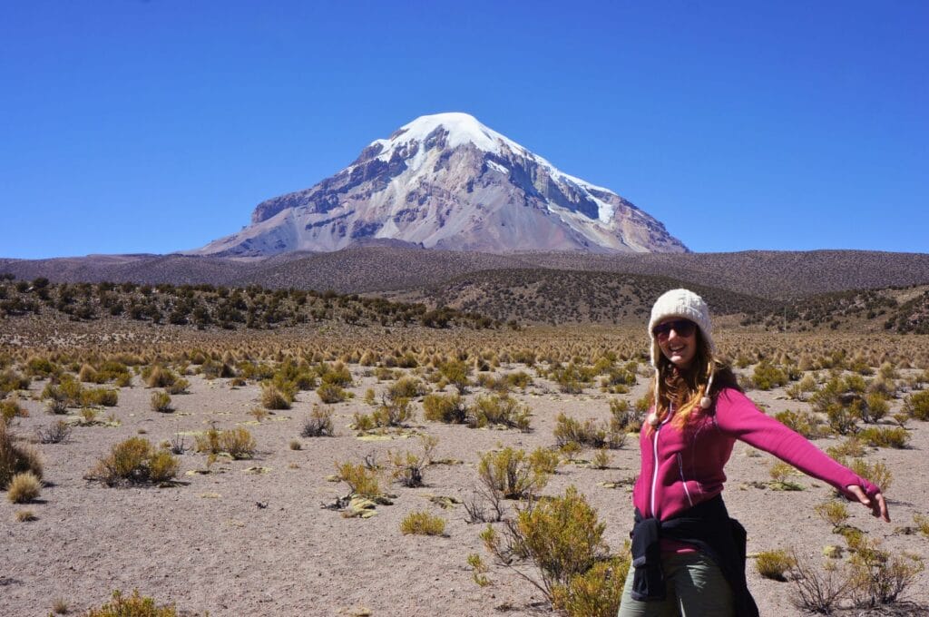 Fabienne devant le volcan Sajama en Bolivie