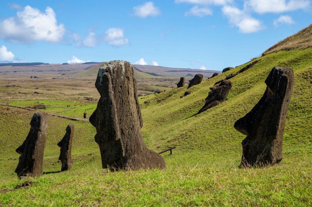 Moais dans le parc national de Rapa Nui