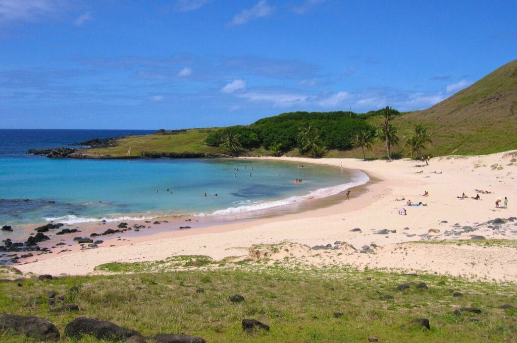 la plage Anakena sur l'île de Pâques