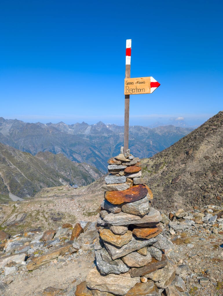 Trail marker towards the Gross Bigerhorn