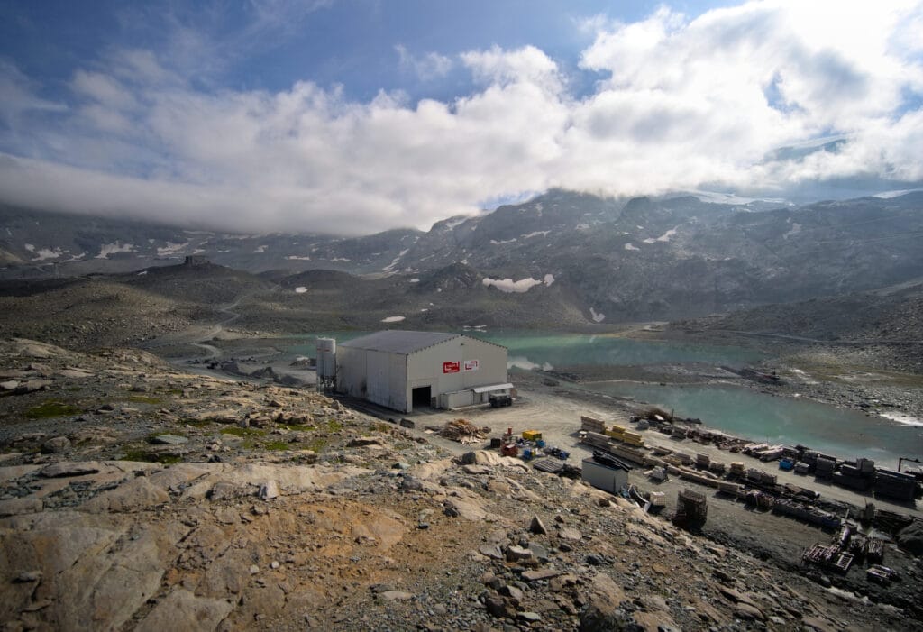 la cimenterie du lac des cimes blanches