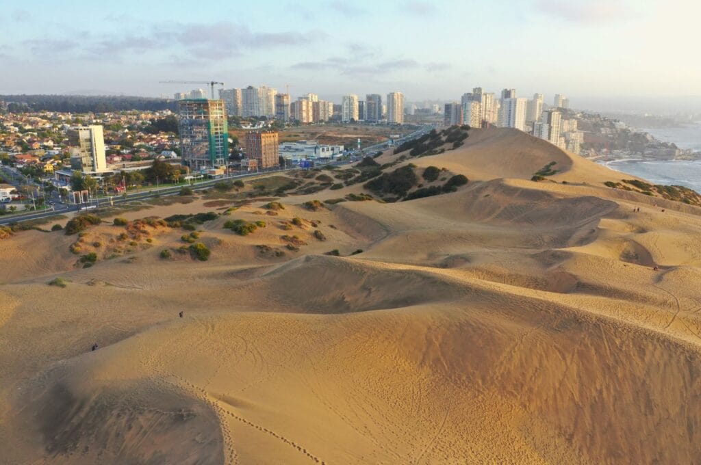 les dunes de sable à Concon au Chili