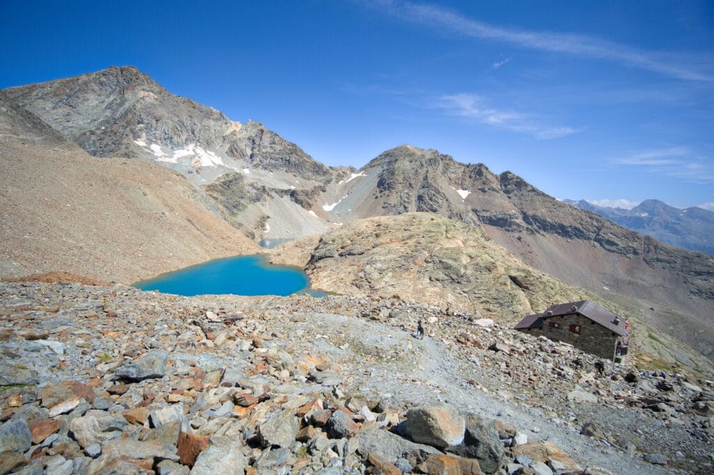 le lac du Dragon et le refuge Perucca Vuillermoz