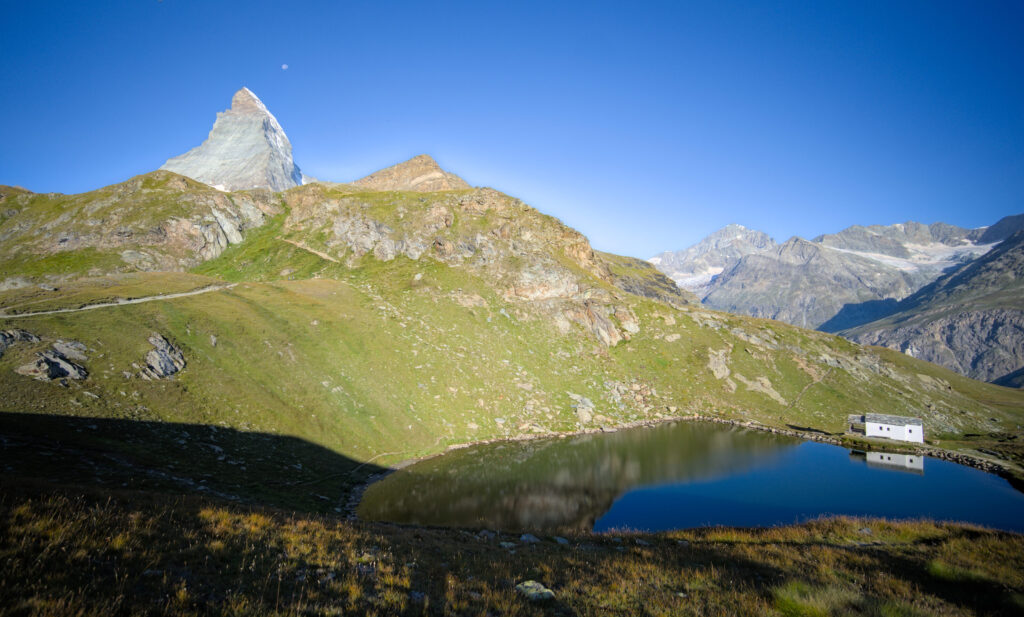 le lac noir au-dessus de Zermatt avec le Cervin en toile de fond