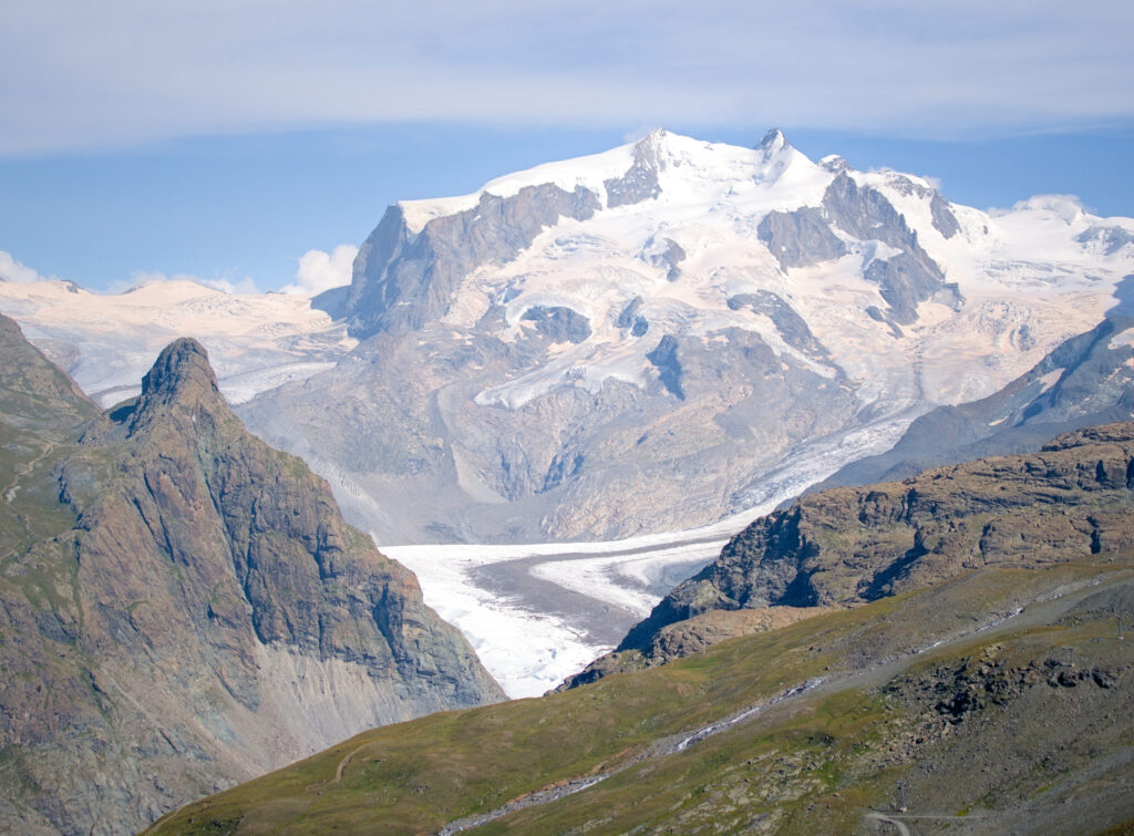 l'impressionnant massif du Mont Rose