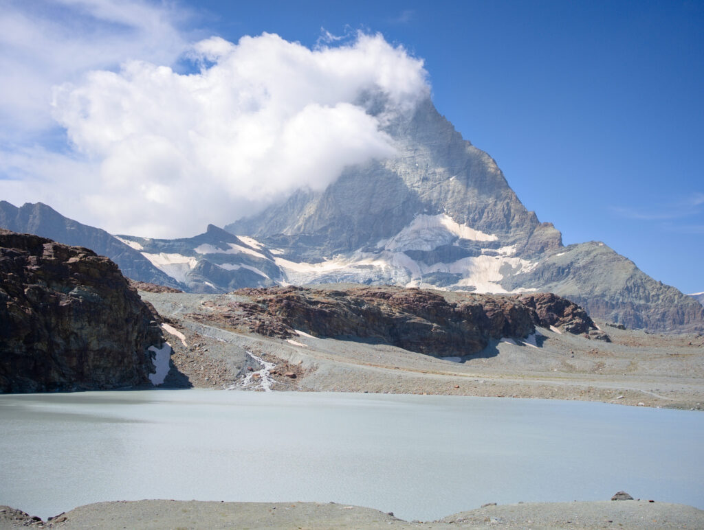 le lac de Théodule avec le Cervin en toile de fond