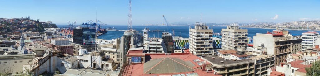 panorama of the city of valparaiso