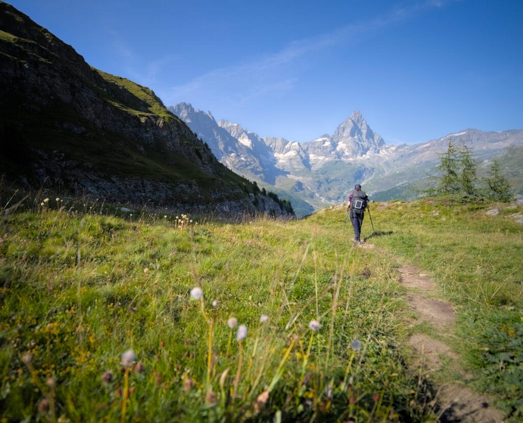 sentier avec vue sur le Cervin