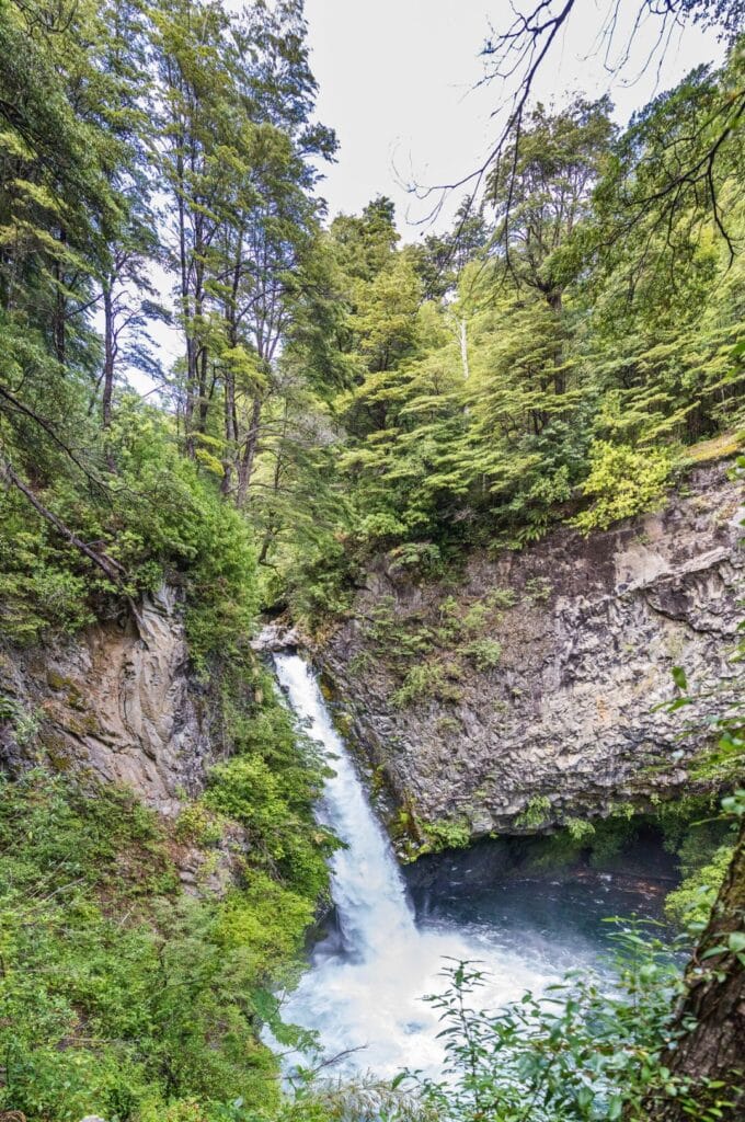 la cascade salto palguin au chili