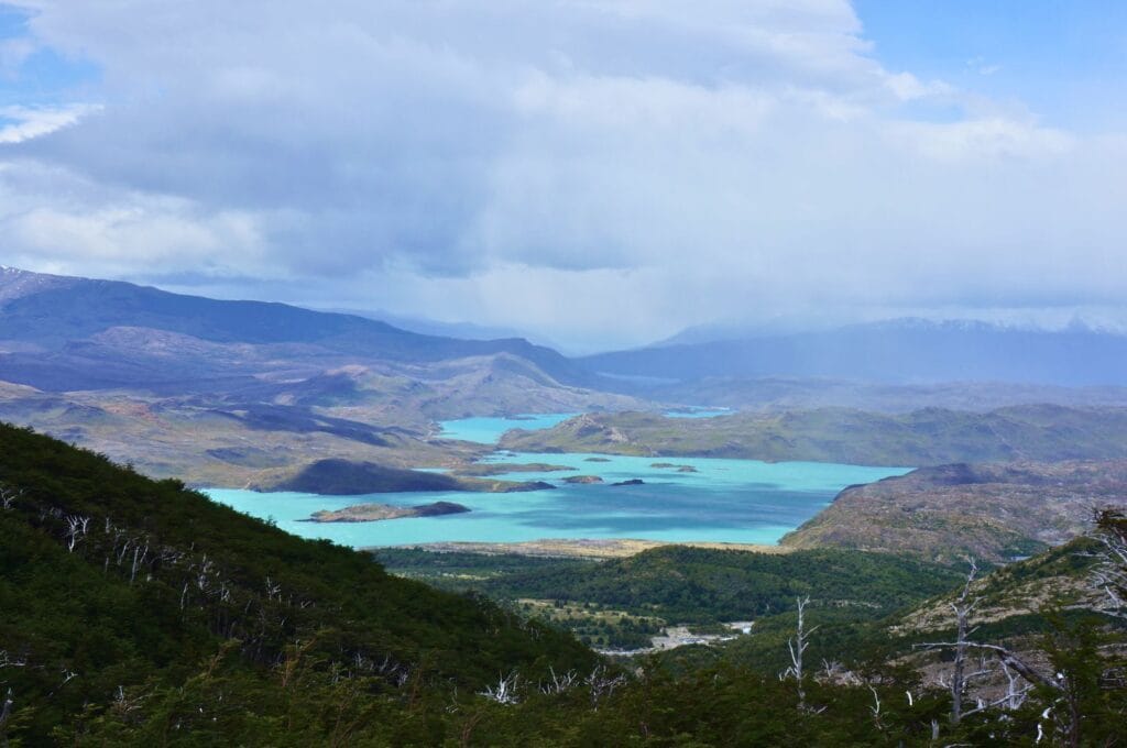 view of Lake Nordensjöld from the Valle del Francés