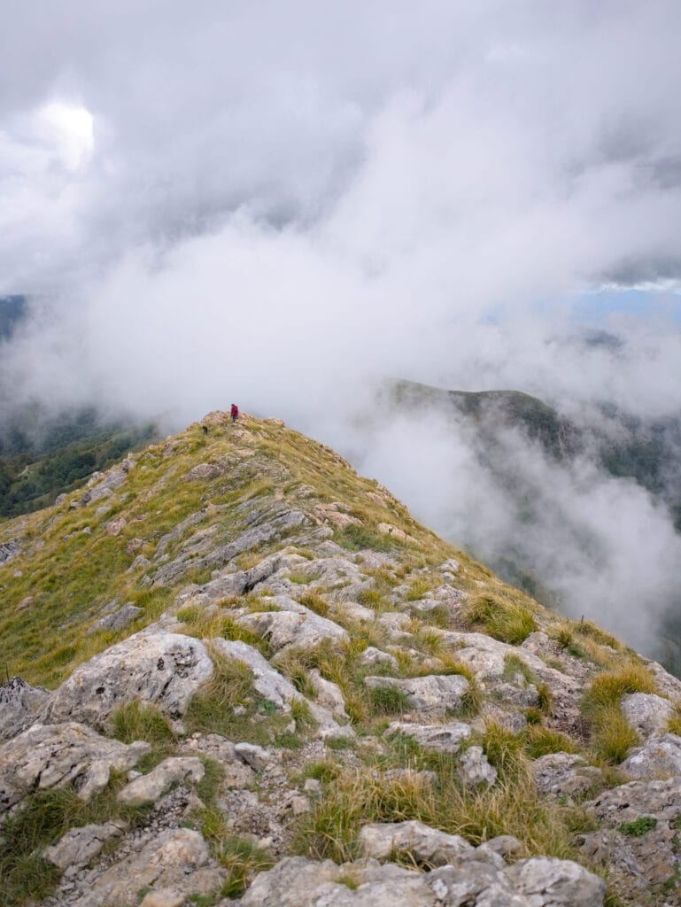 l'arrête pour monter au sommet du Monte Matanna