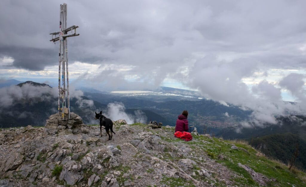 La croix du sommet du Monte Matanna