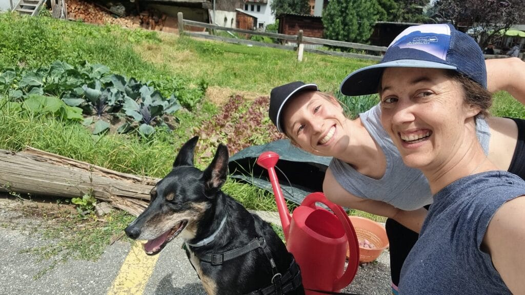 Fabienne et Giulia au jardin