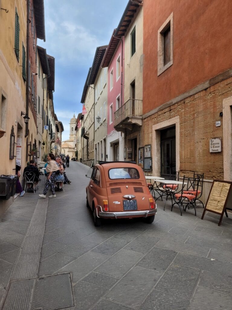 ruelle de san quirico d'orcia