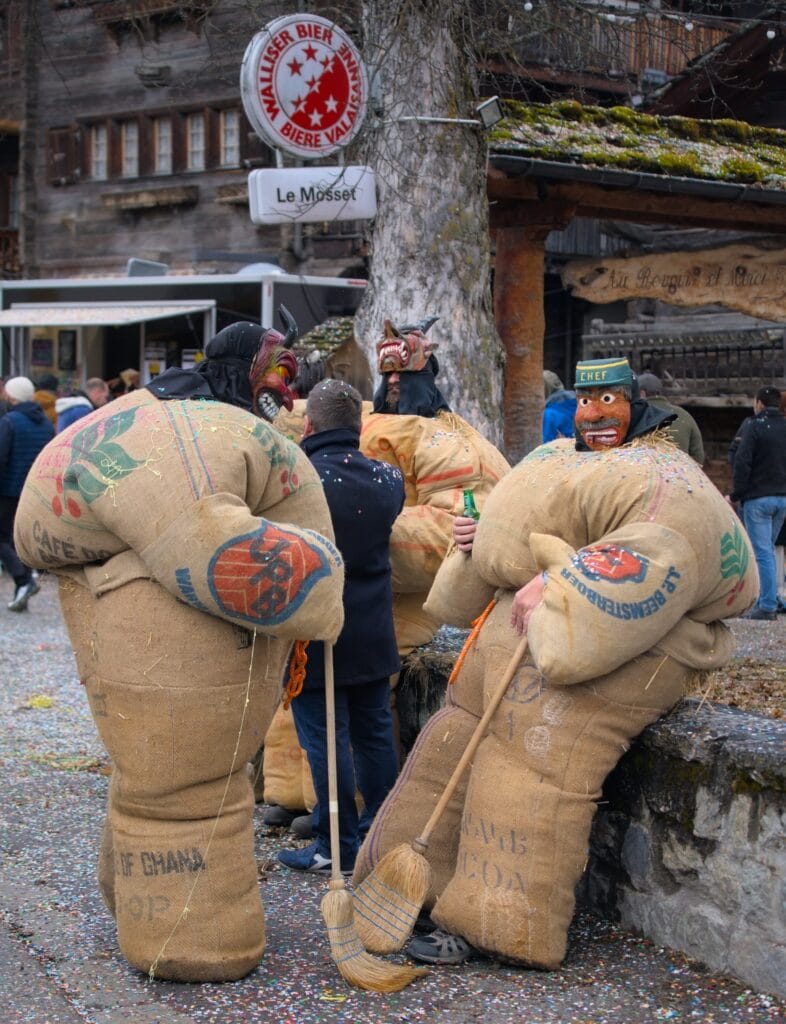 empaillés carnaval evolène