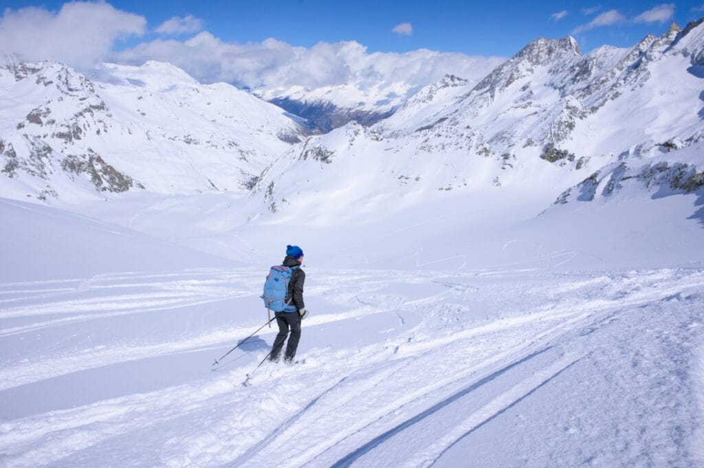 descente sur le glacier de Pièce sous la cabane des Vignettes