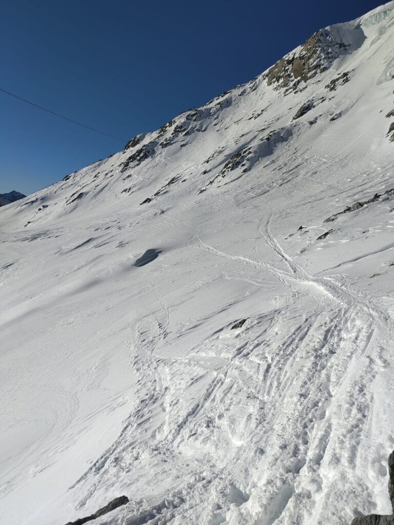 traverse entre le col des Vignettes et le Pigne d'Arolla avec un faible enneigement