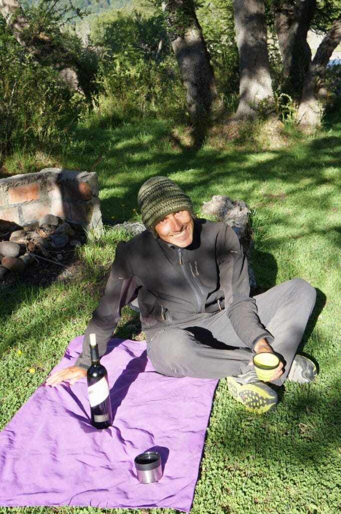 Benoit à l'heure de l'apéro au camping