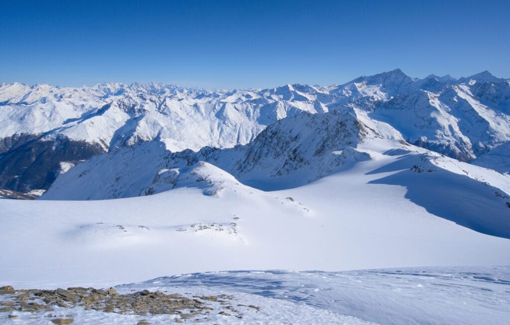 Glacier de Vouasson avec les alpes bernoises en toile de fond