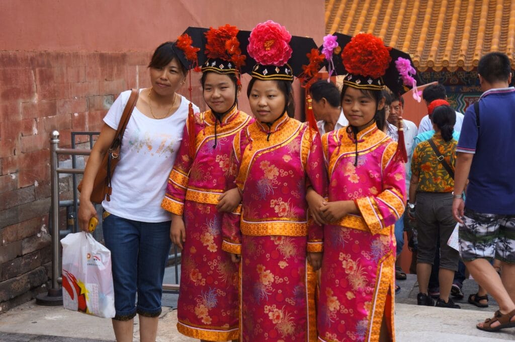 Chinoises en tenue traditionnelle